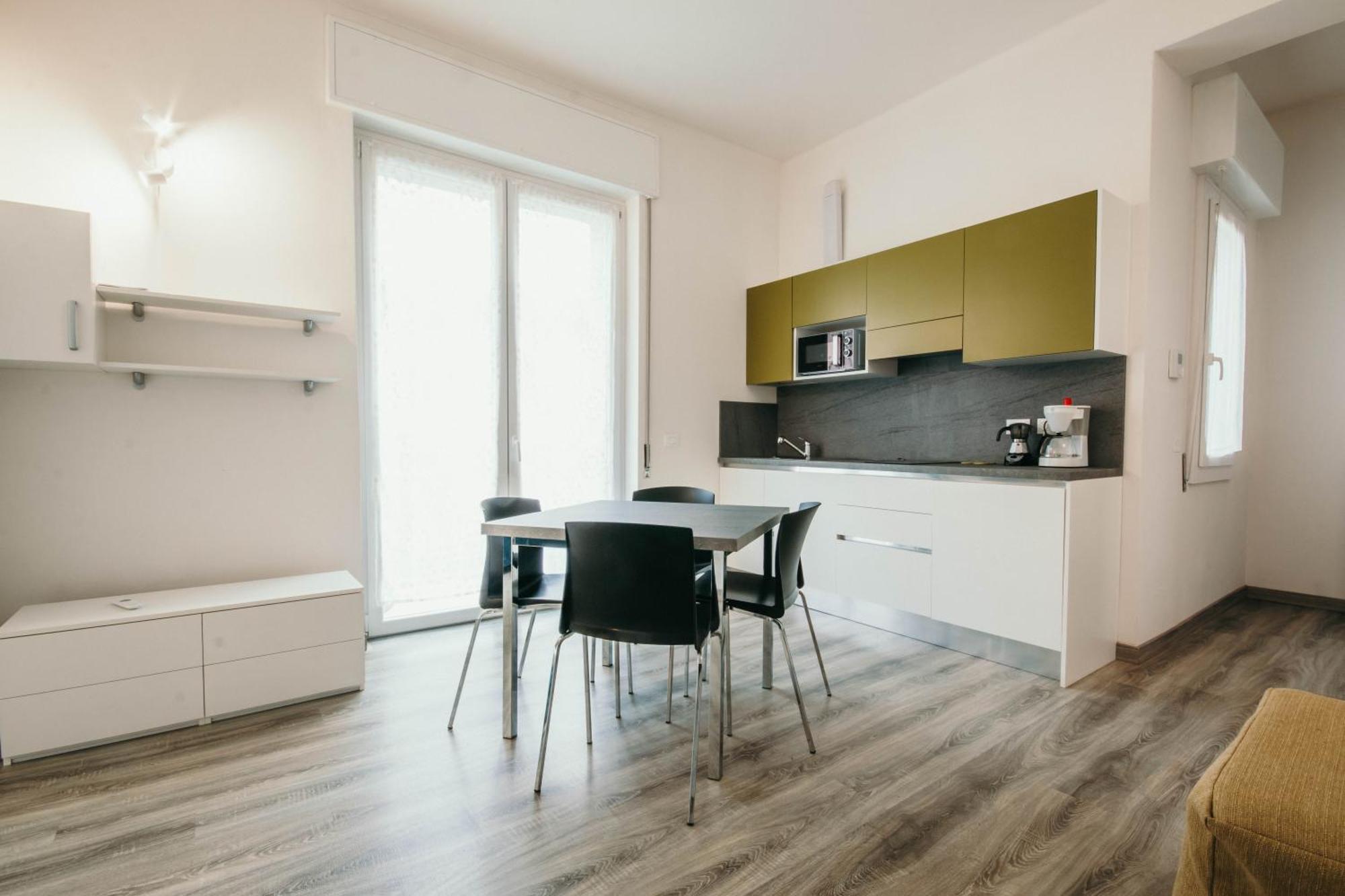 Al 13 - Lakeside Leisure & Business Stresa